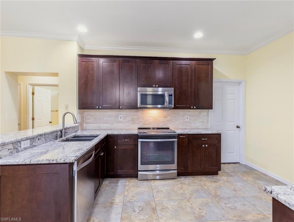 COLONY LAKES - Residential