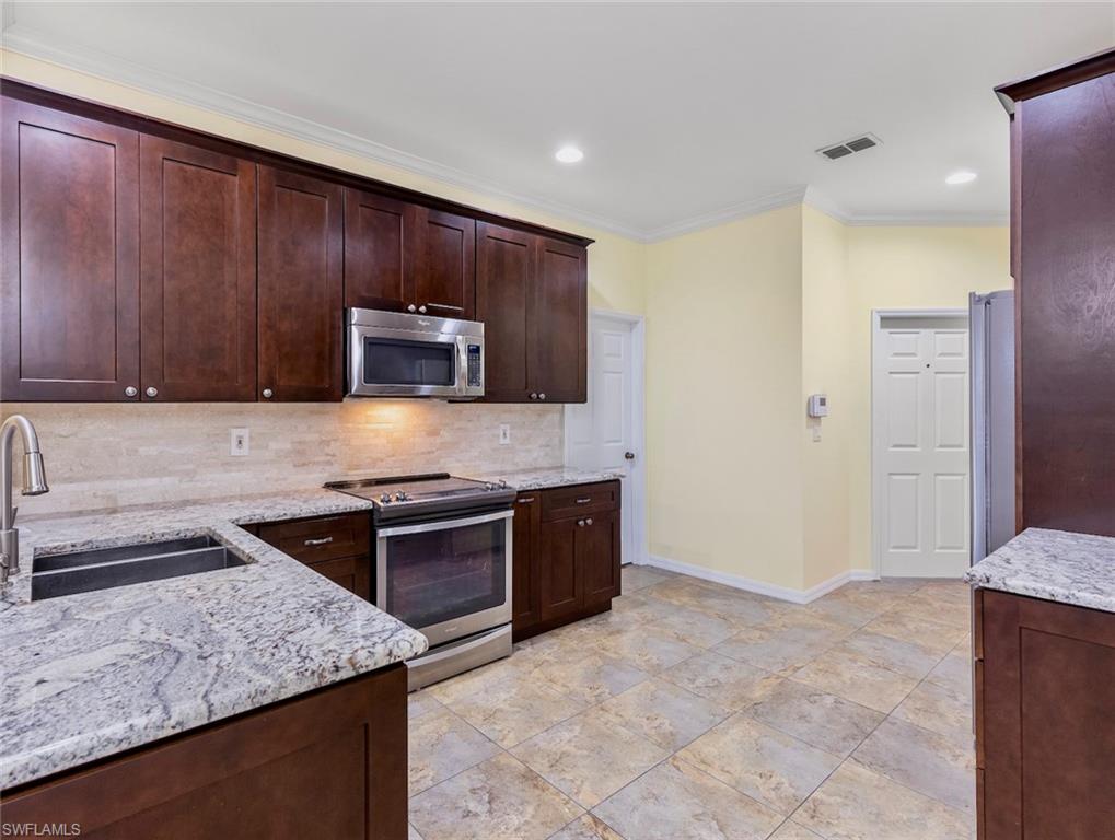 COLONY LAKES - Residential