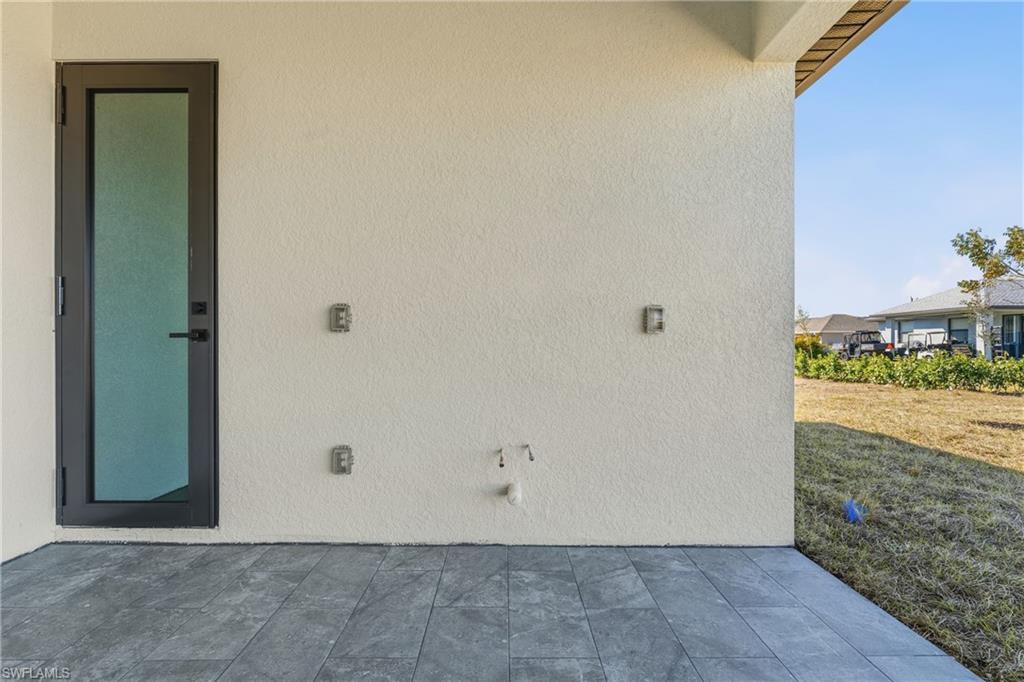 CAPE CORAL - Residential