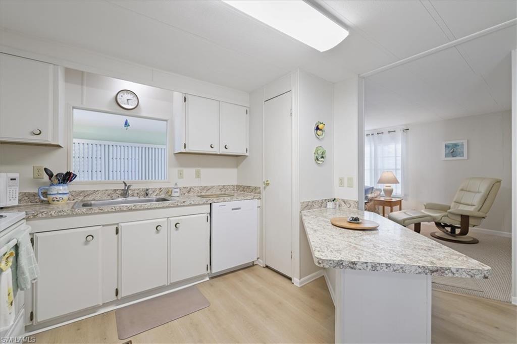 LAZY DAYS MOBILE VILLAGE - Residential