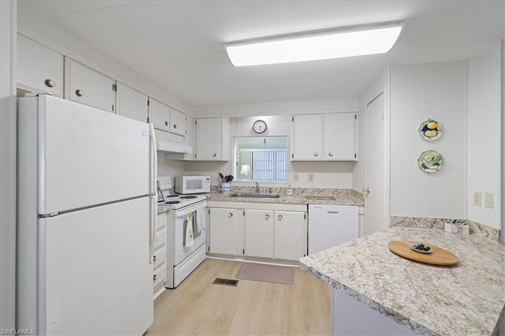 LAZY DAYS MOBILE VILLAGE - Residential