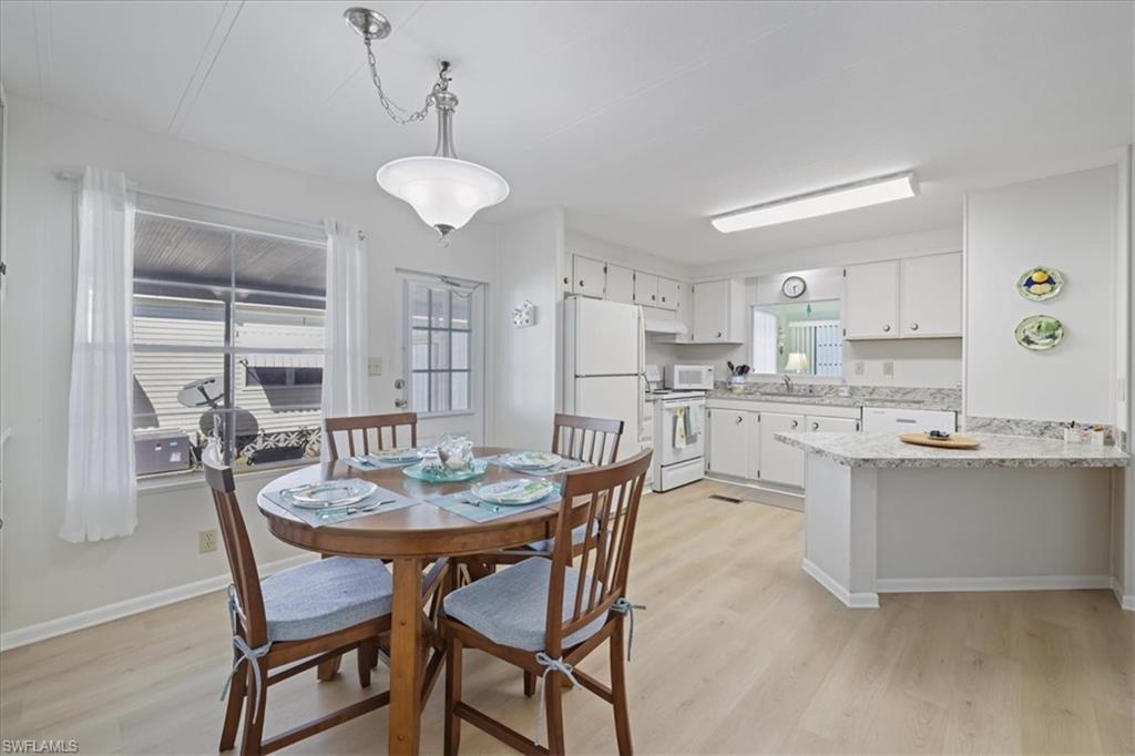 LAZY DAYS MOBILE VILLAGE - Residential