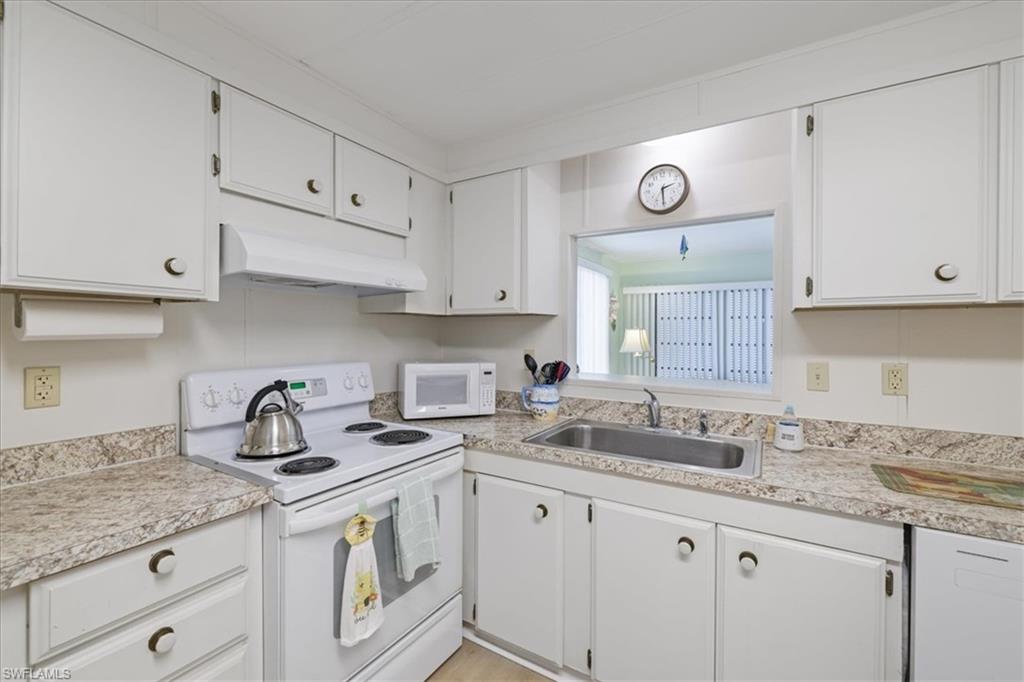 LAZY DAYS MOBILE VILLAGE - Residential