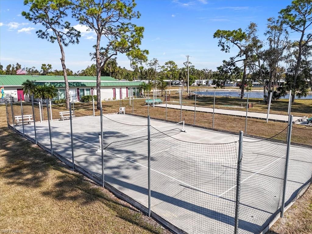 LAZY DAYS MOBILE VILLAGE - Residential