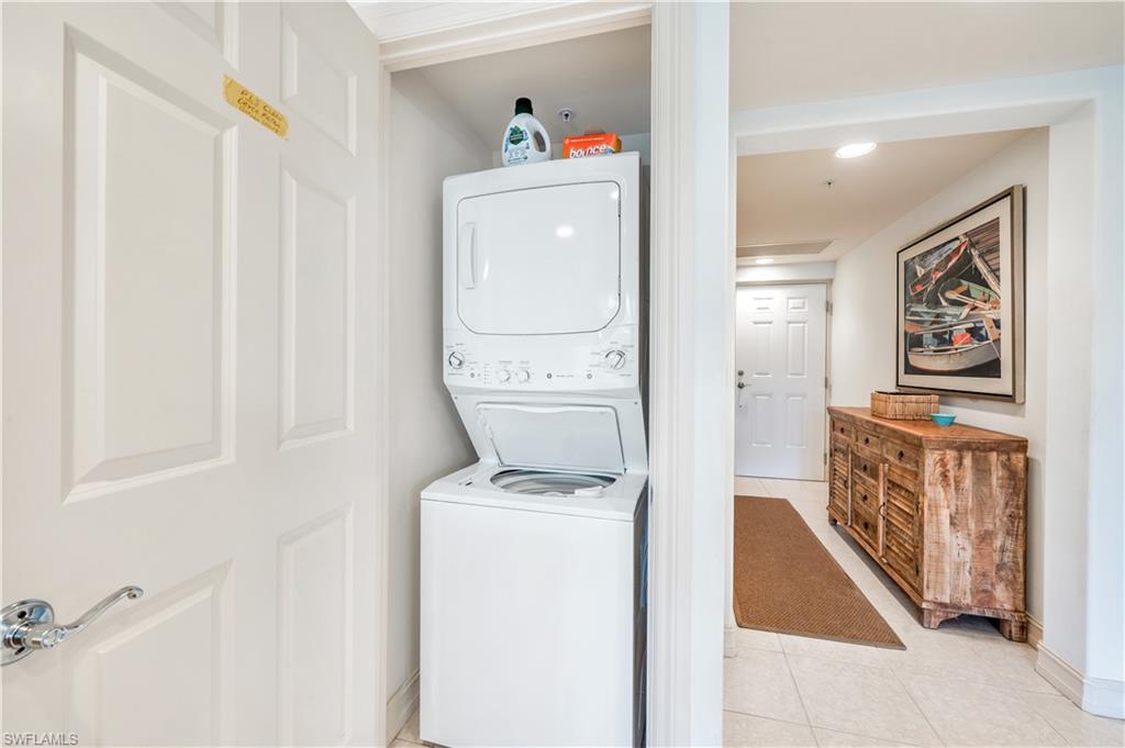 VENTANAS AT TIBURON - Residential Lease