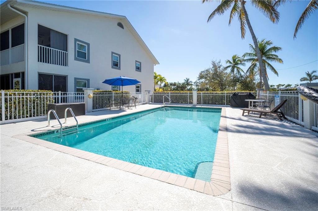 DANAH WAY CONDO - Residential