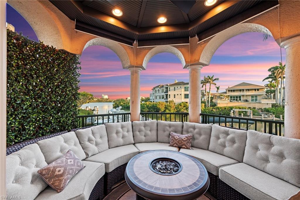 BAREFOOT BAY - Residential