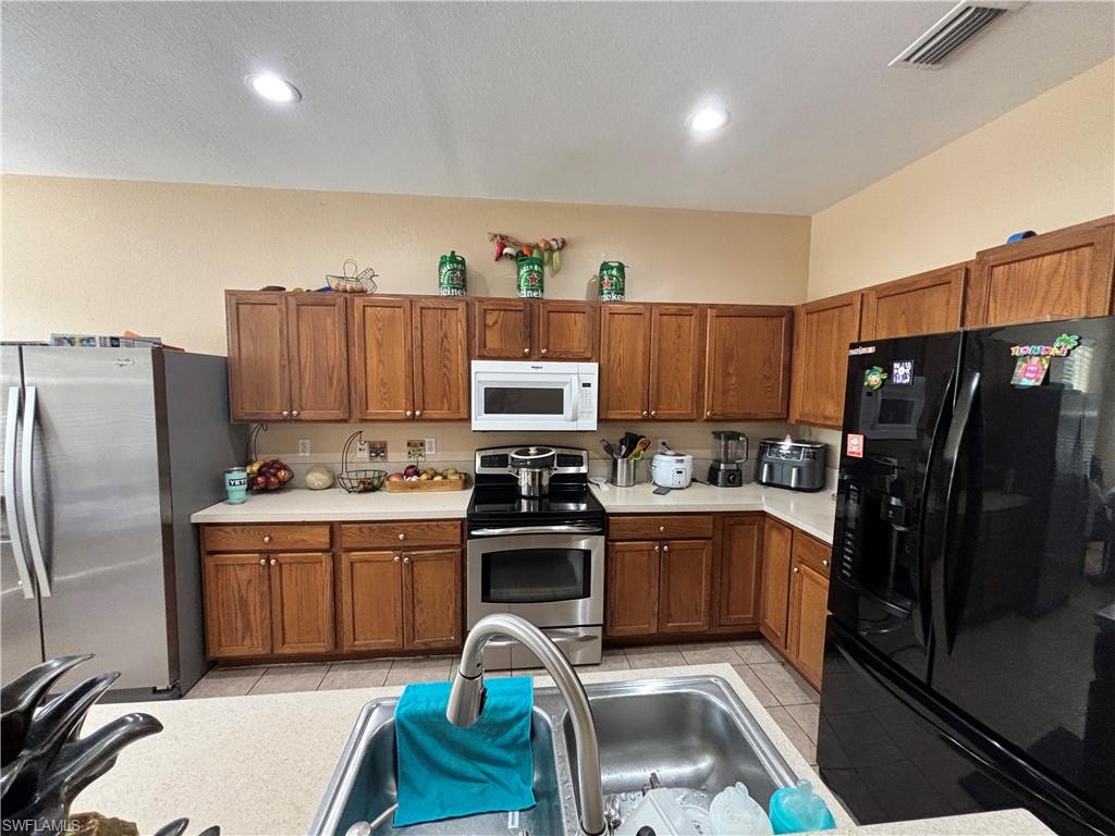 TIMBER LAKE - Residential Lease