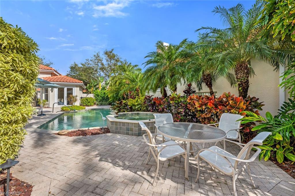 MIRA LAGO - Residential