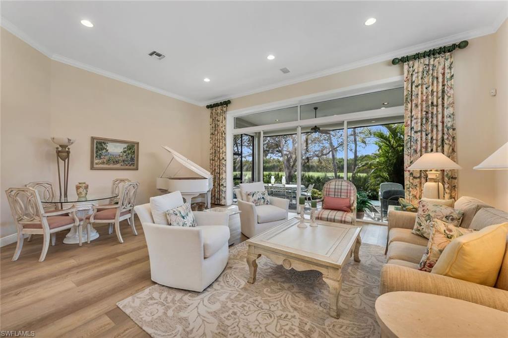 MIRA LAGO - Residential