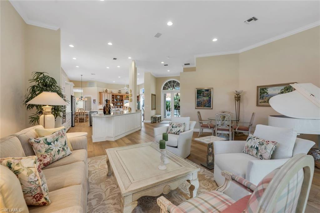 MIRA LAGO - Residential