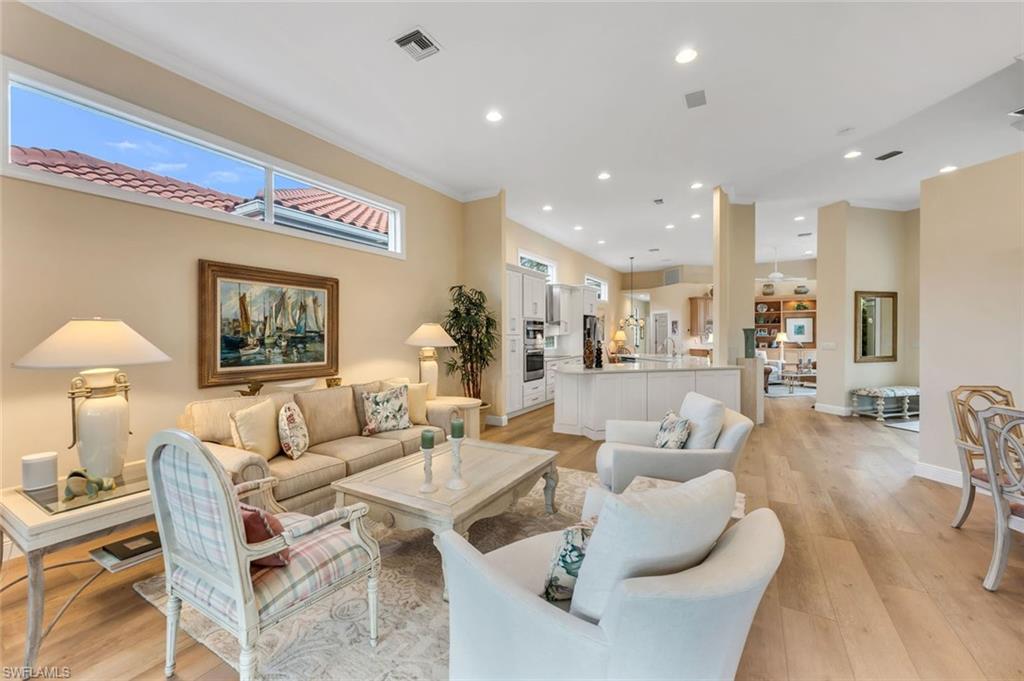 MIRA LAGO - Residential