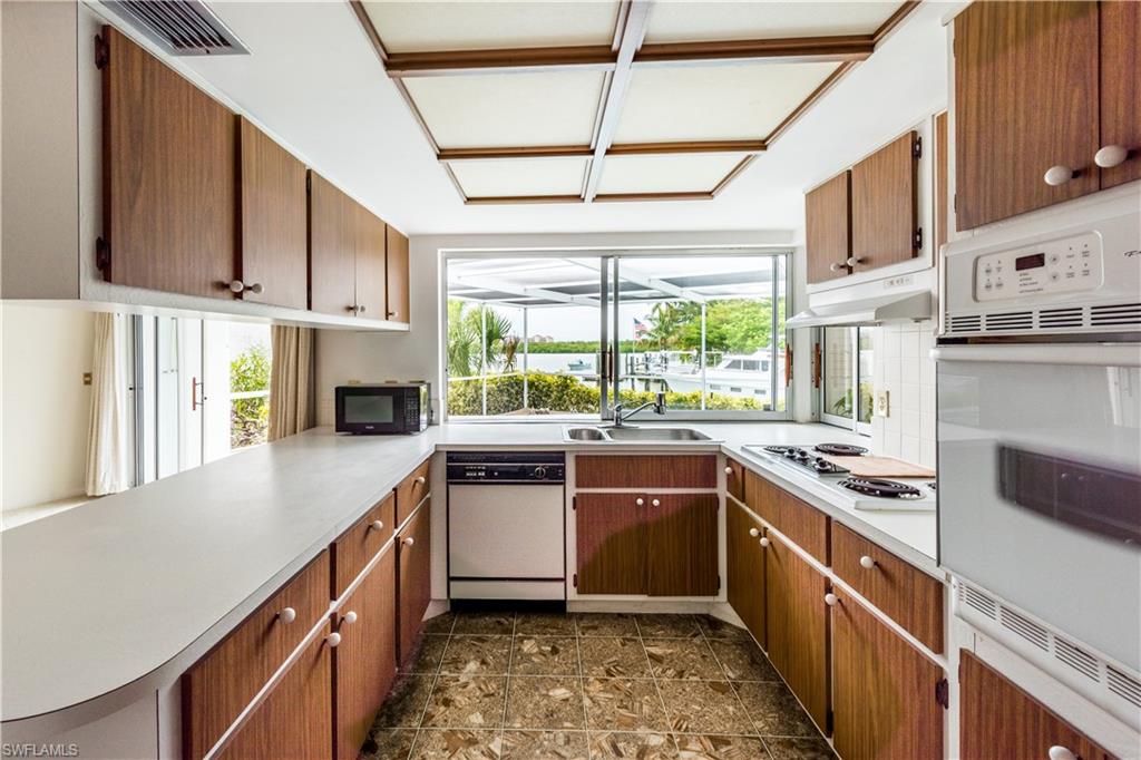 MARCO BEACH - Residential