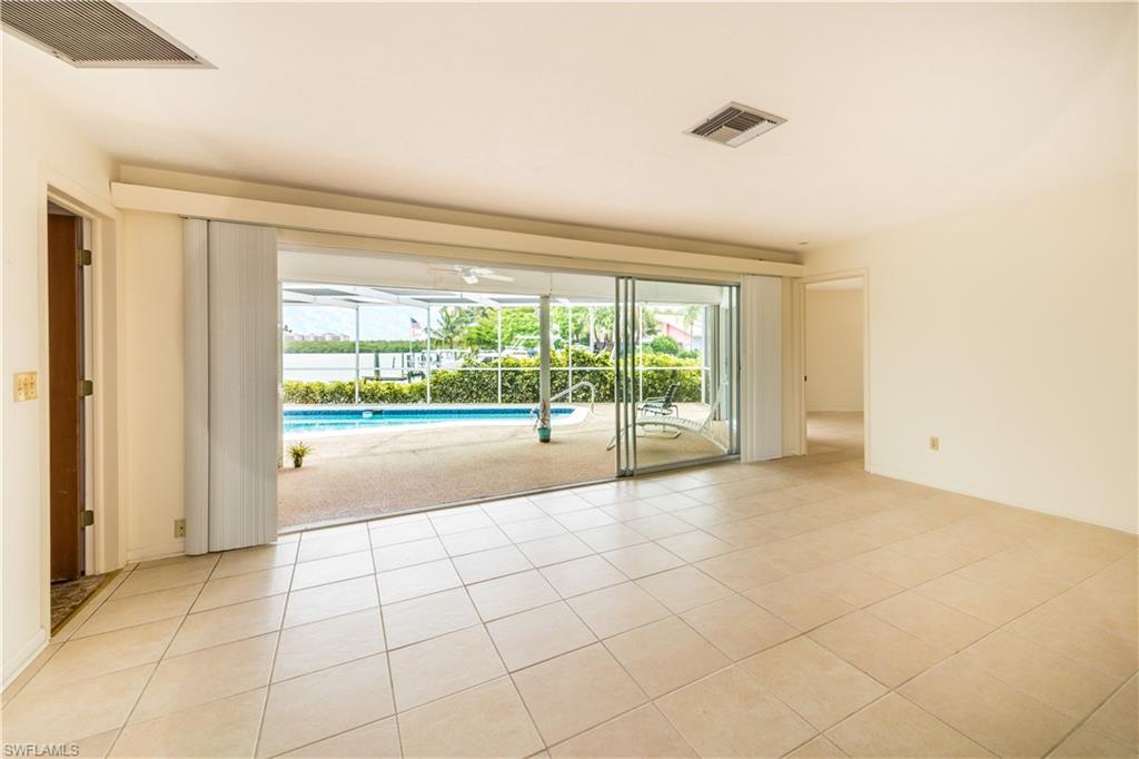 MARCO BEACH - Residential