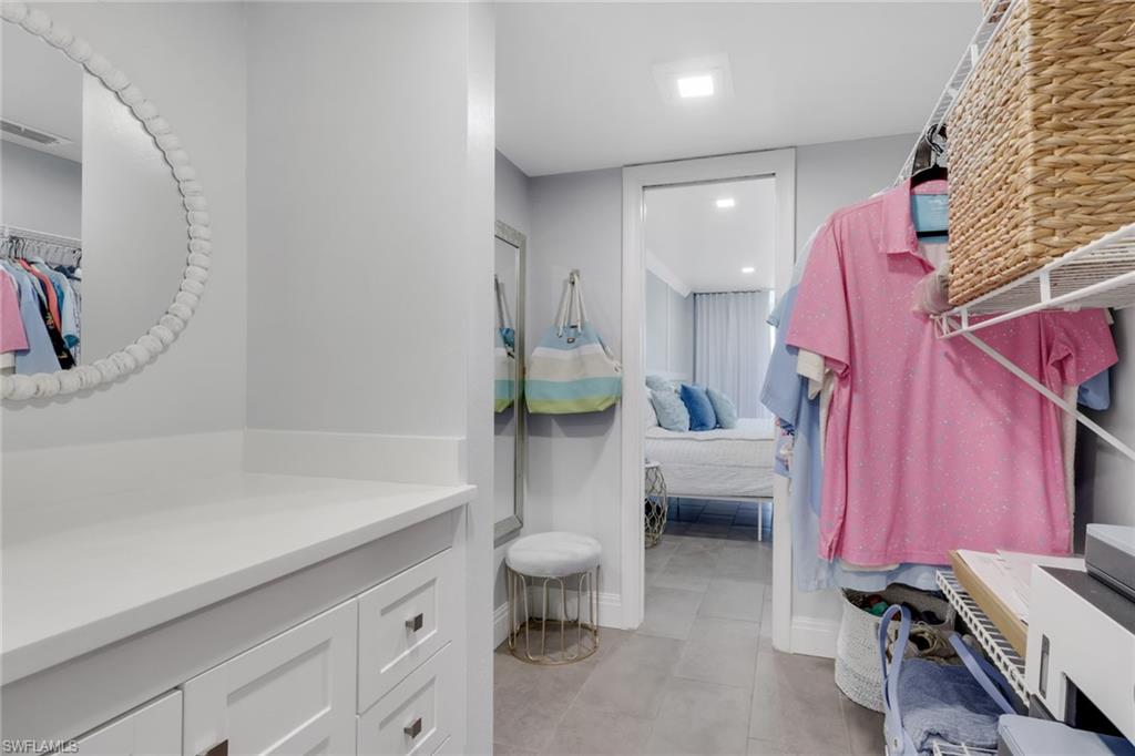 VANDERBILT TOWERS - Residential