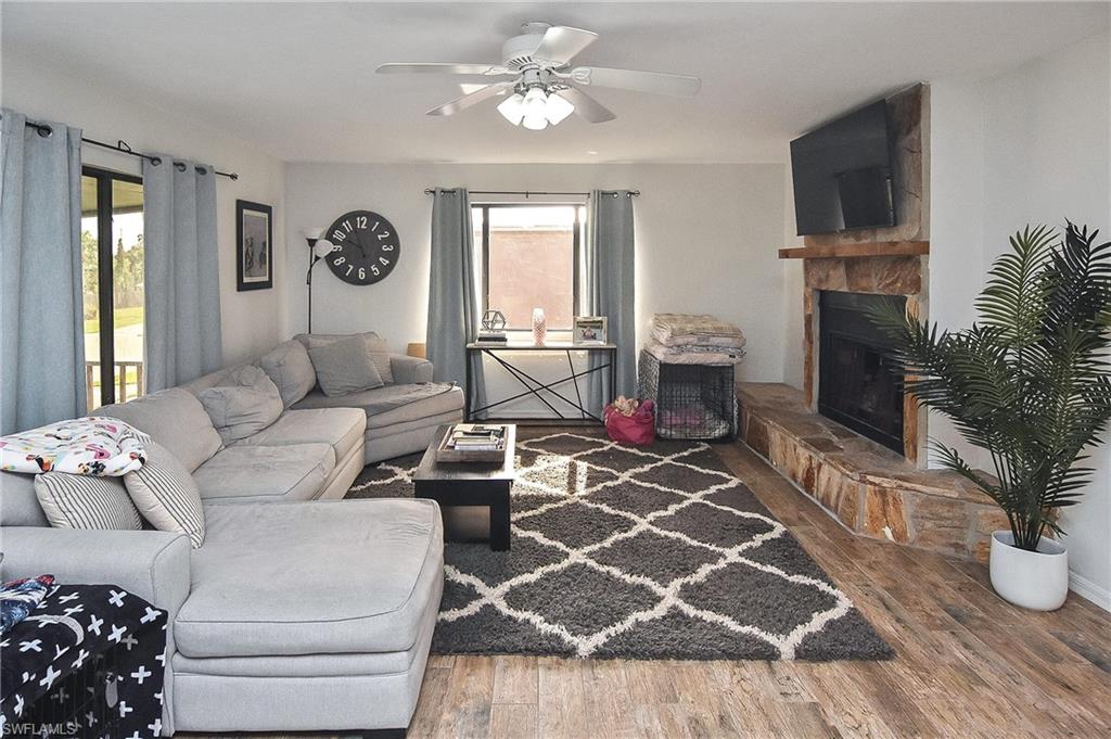 SAN CARLOS PARK - Residential