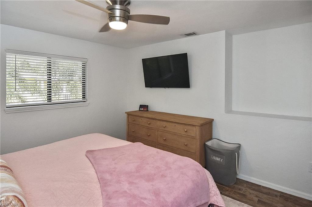 SAN CARLOS PARK - Residential