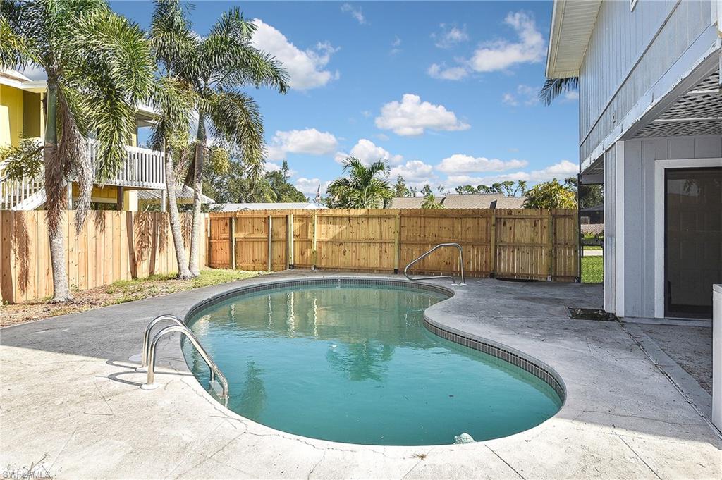 SAN CARLOS PARK - Residential