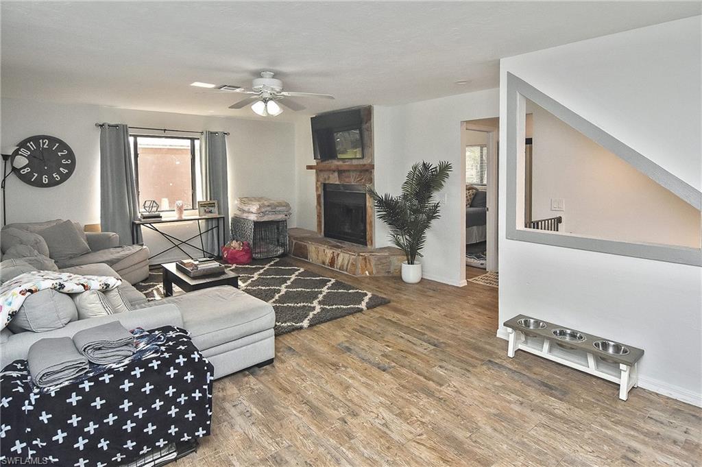 SAN CARLOS PARK - Residential