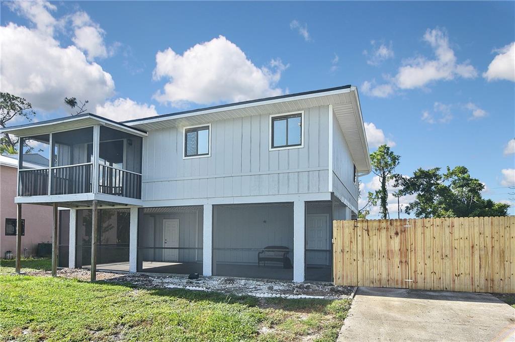 SAN CARLOS PARK - Residential