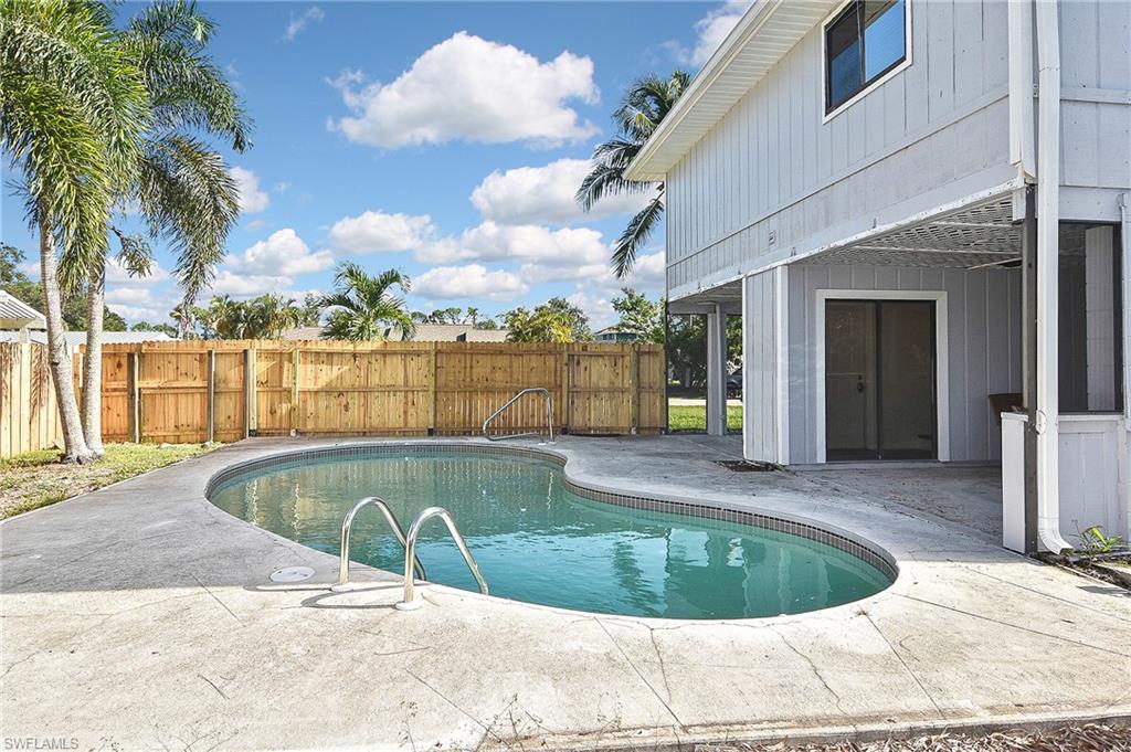 SAN CARLOS PARK - Residential