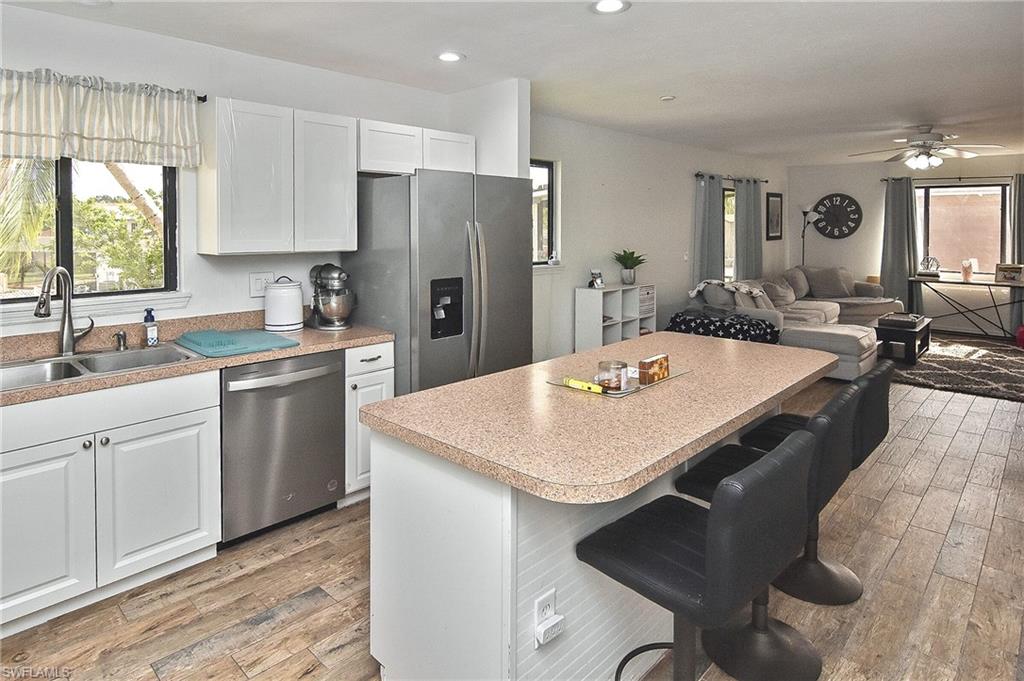 SAN CARLOS PARK - Residential