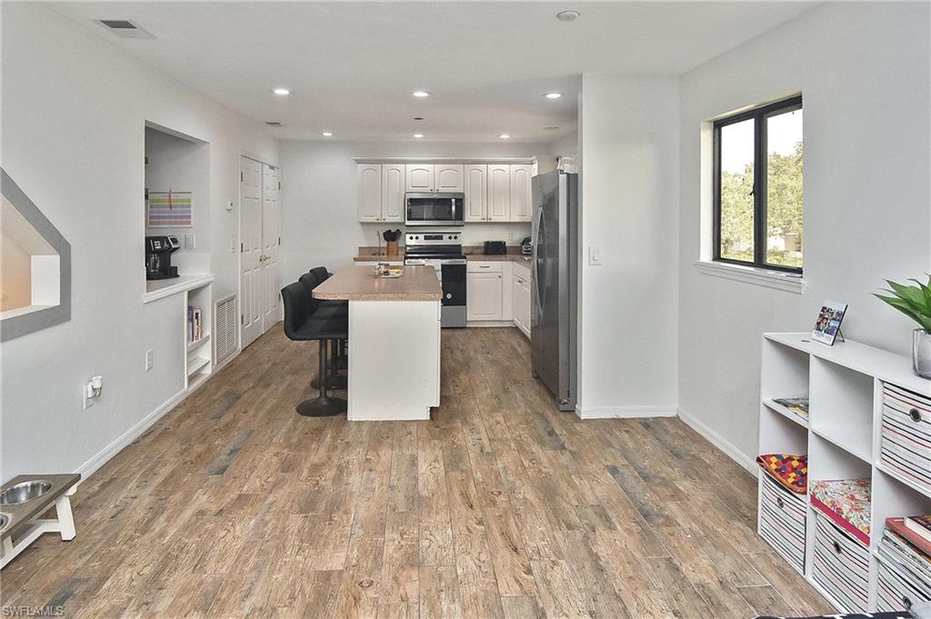 SAN CARLOS PARK - Residential