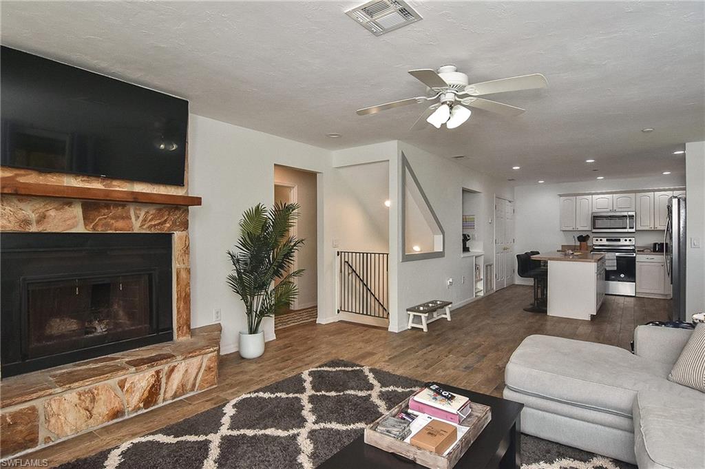 SAN CARLOS PARK - Residential