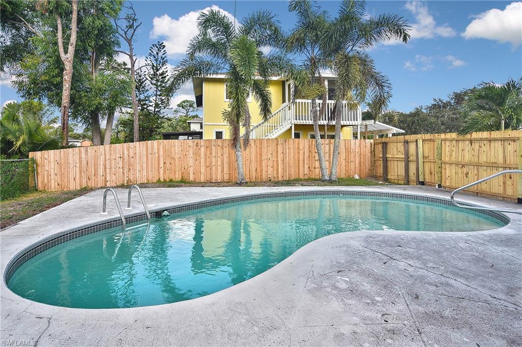 SAN CARLOS PARK - Residential