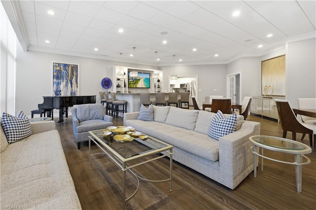 CHATEAUMERE - Residential Lease