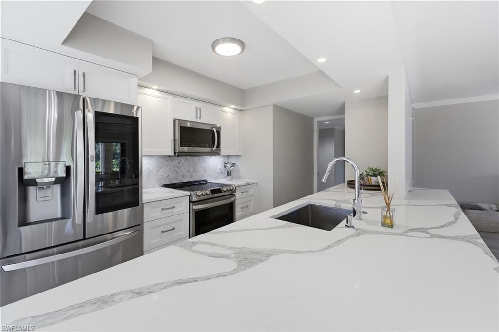 CHATEAUMERE - Residential Lease