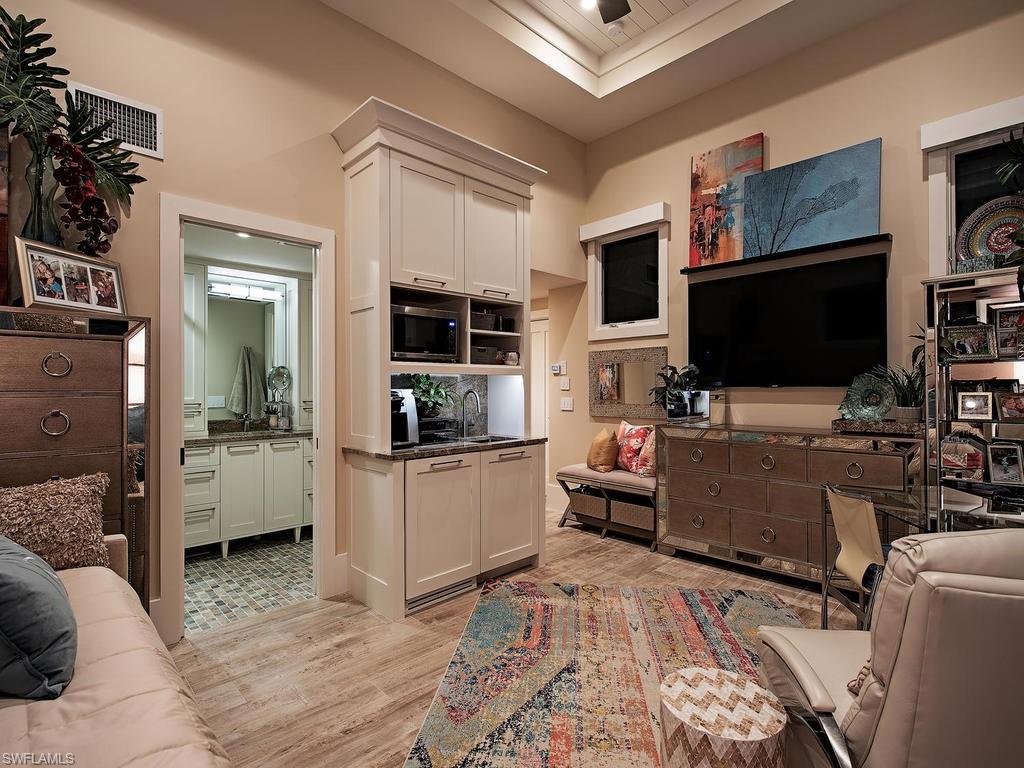 AQUALANE SHORES - Residential