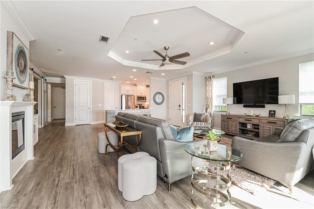 COACH HOUSE - Residential Lease