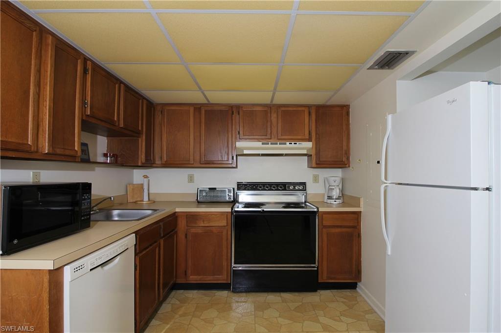 TROPIC SCHOONER APTS - Residential