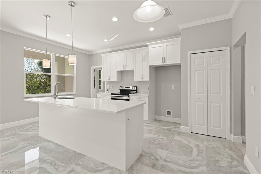 TROPIC ISLES - Residential