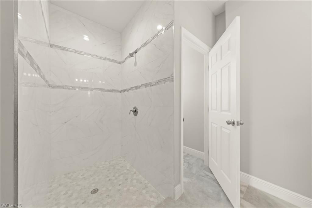 TROPIC ISLES - Residential