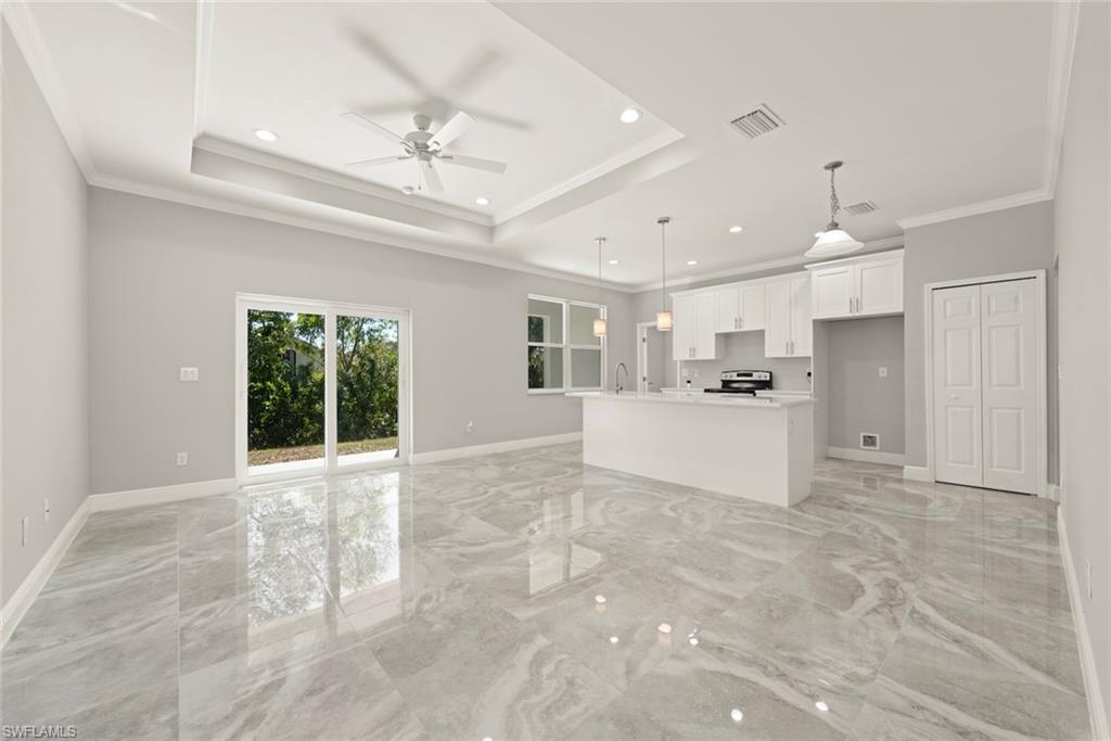 TROPIC ISLES - Residential