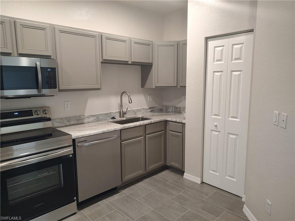 BELLA VIDA - Residential Lease