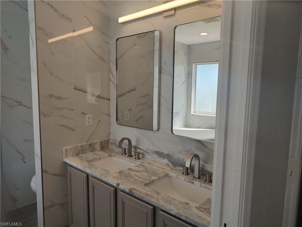 BELLA VIDA - Residential Lease