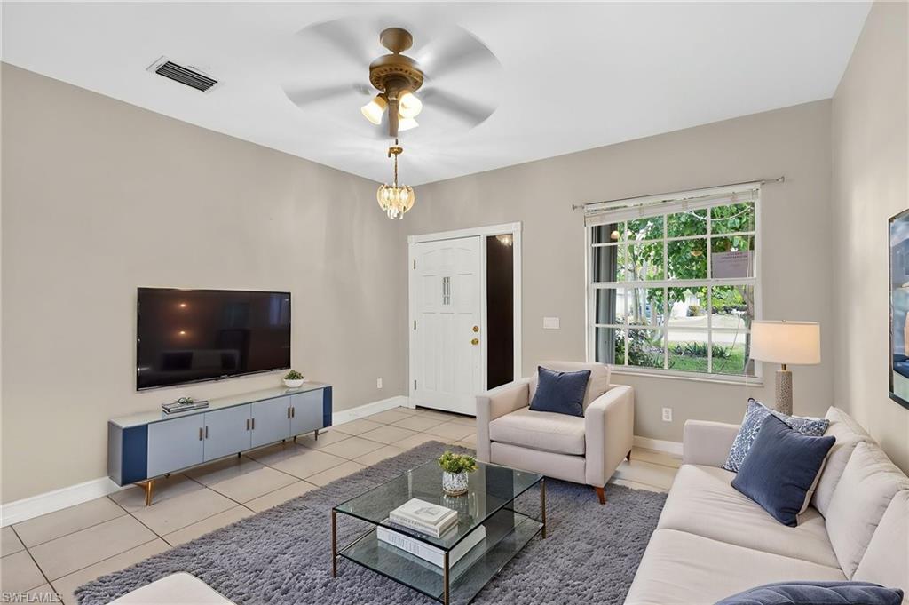 NAPLES PARK - Residential