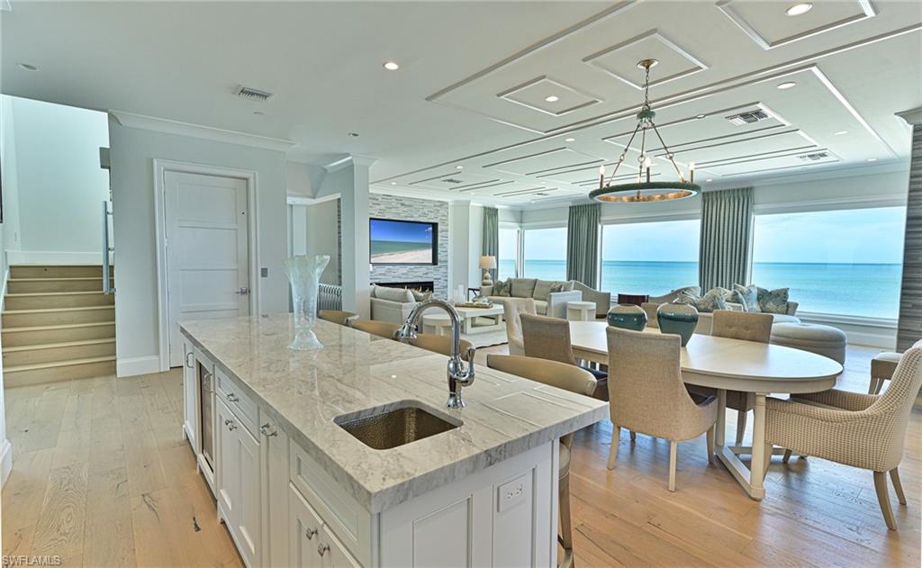 BAREFOOT BEACH - Residential