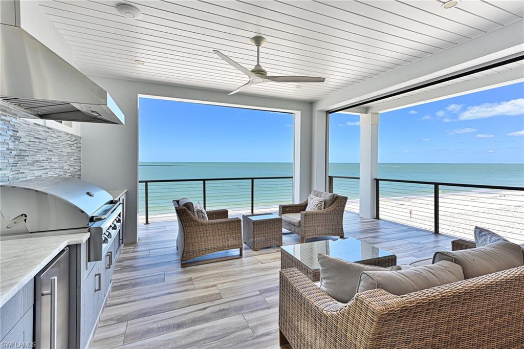 BAREFOOT BEACH - Residential