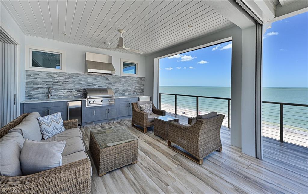 BAREFOOT BEACH - Residential