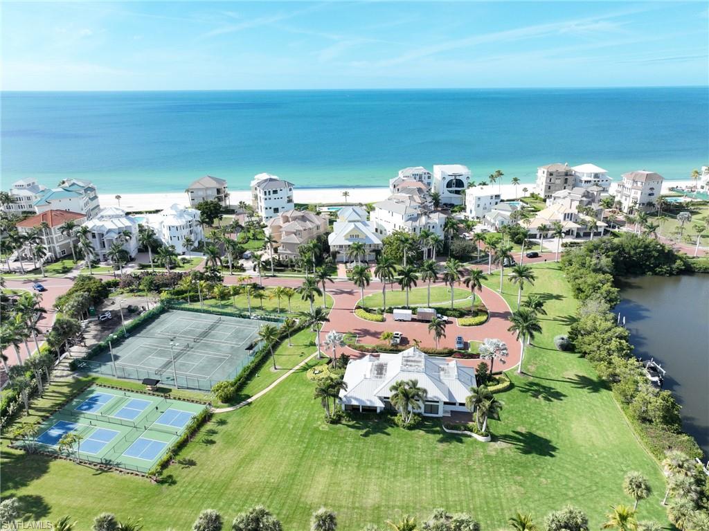 BAREFOOT BEACH - Residential