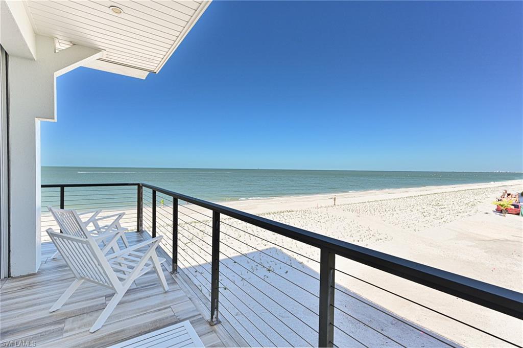 BAREFOOT BEACH - Residential