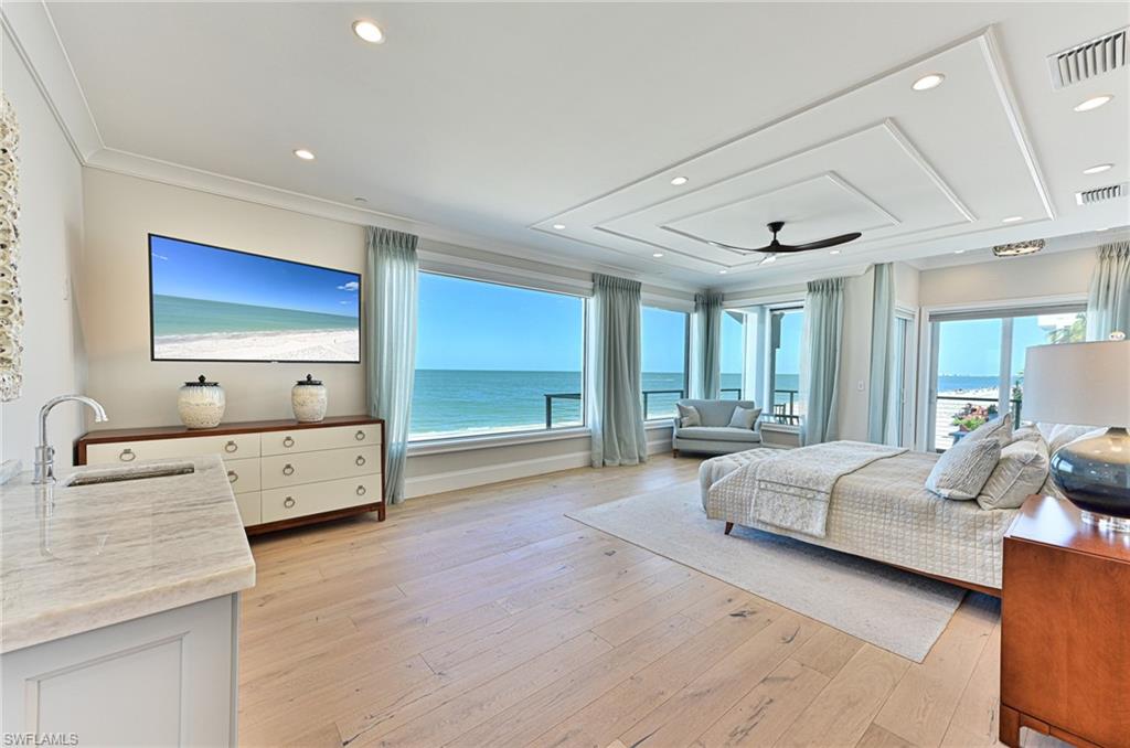 BAREFOOT BEACH - Residential