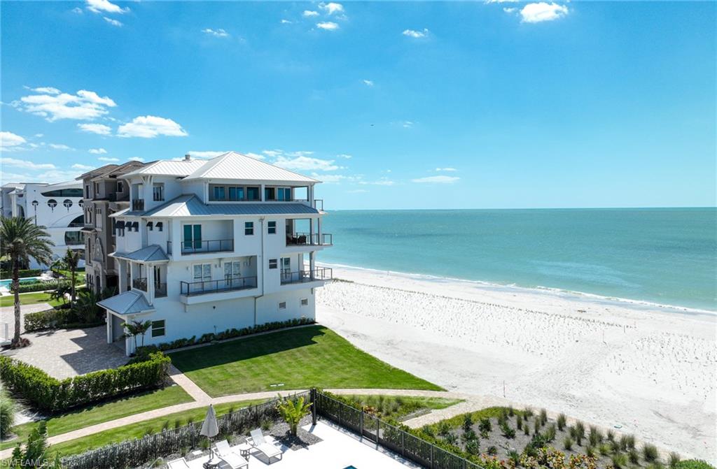 BAREFOOT BEACH - Residential