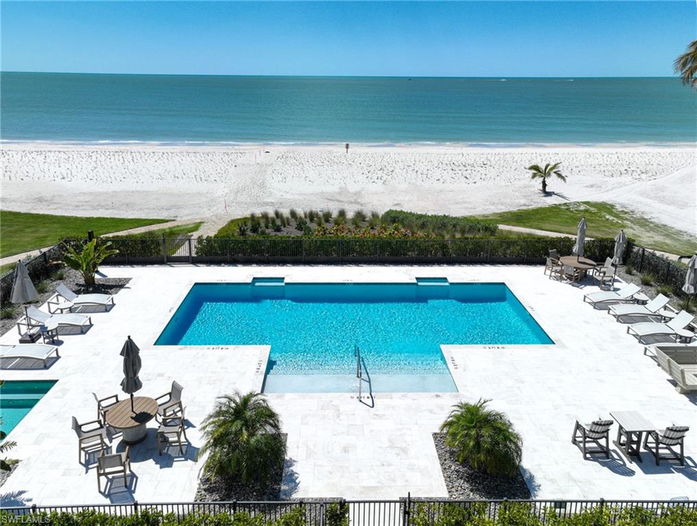 BAREFOOT BEACH - Residential