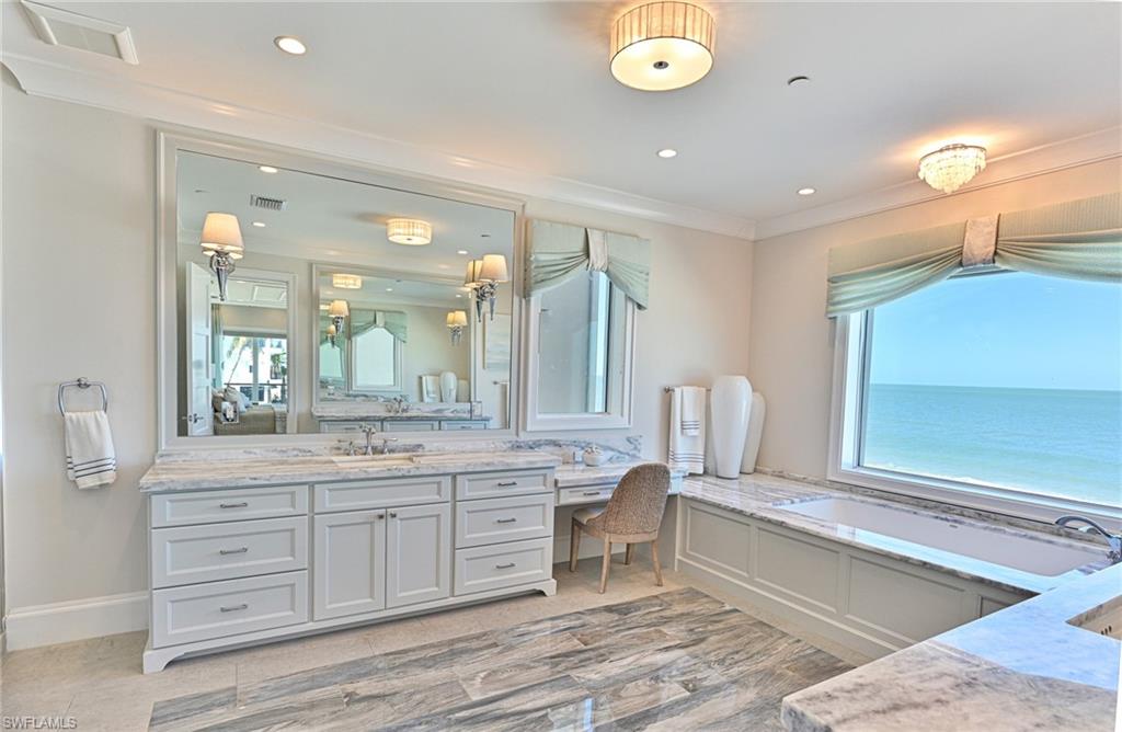 BAREFOOT BEACH - Residential