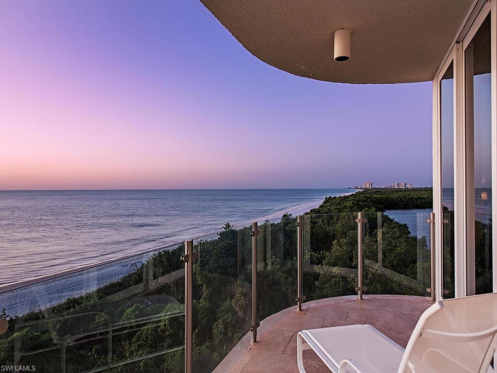 SEAPOINT AT NAPLES CAY - Residential